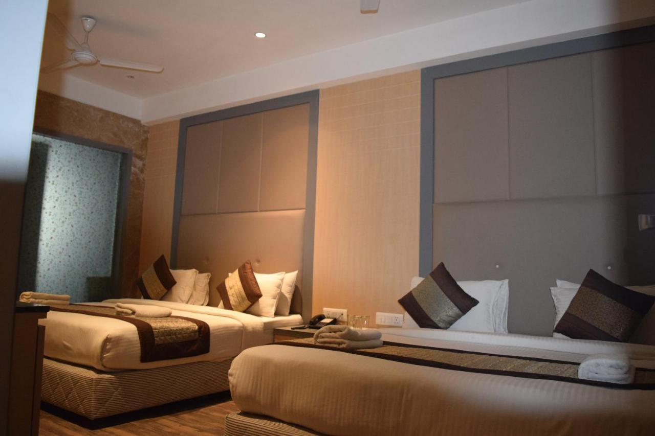 Hotel Superb 5 Mins Walk From New Delhi Station エクステリア 写真