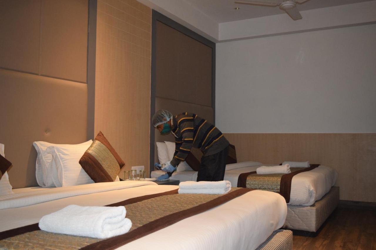 Hotel Superb 5 Mins Walk From New Delhi Station エクステリア 写真