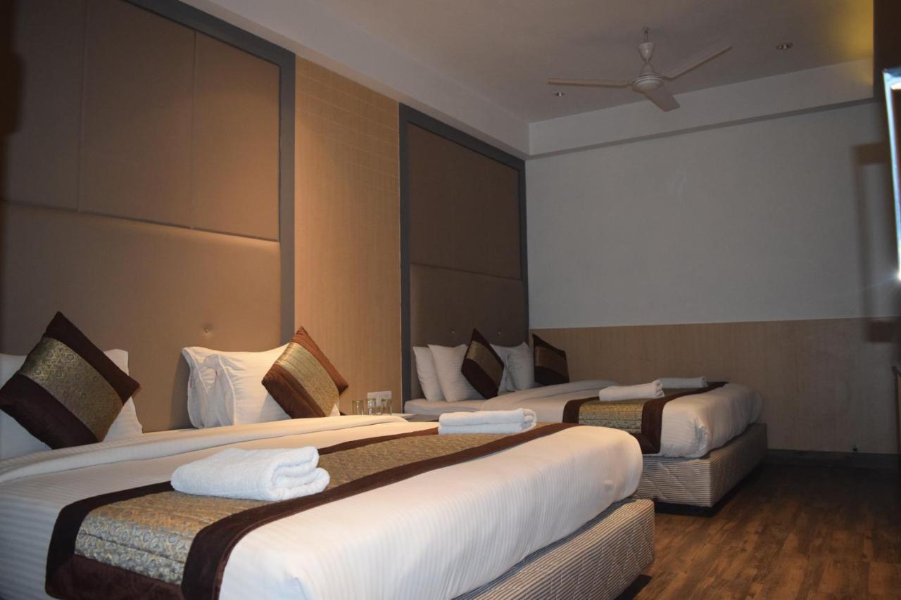 Hotel Superb 5 Mins Walk From New Delhi Station エクステリア 写真