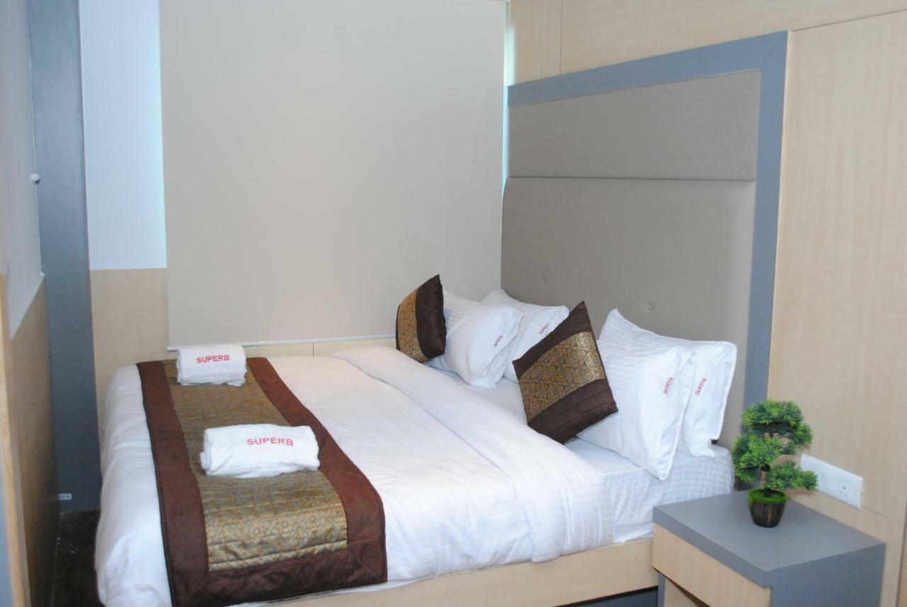 Hotel Superb 5 Mins Walk From New Delhi Station エクステリア 写真