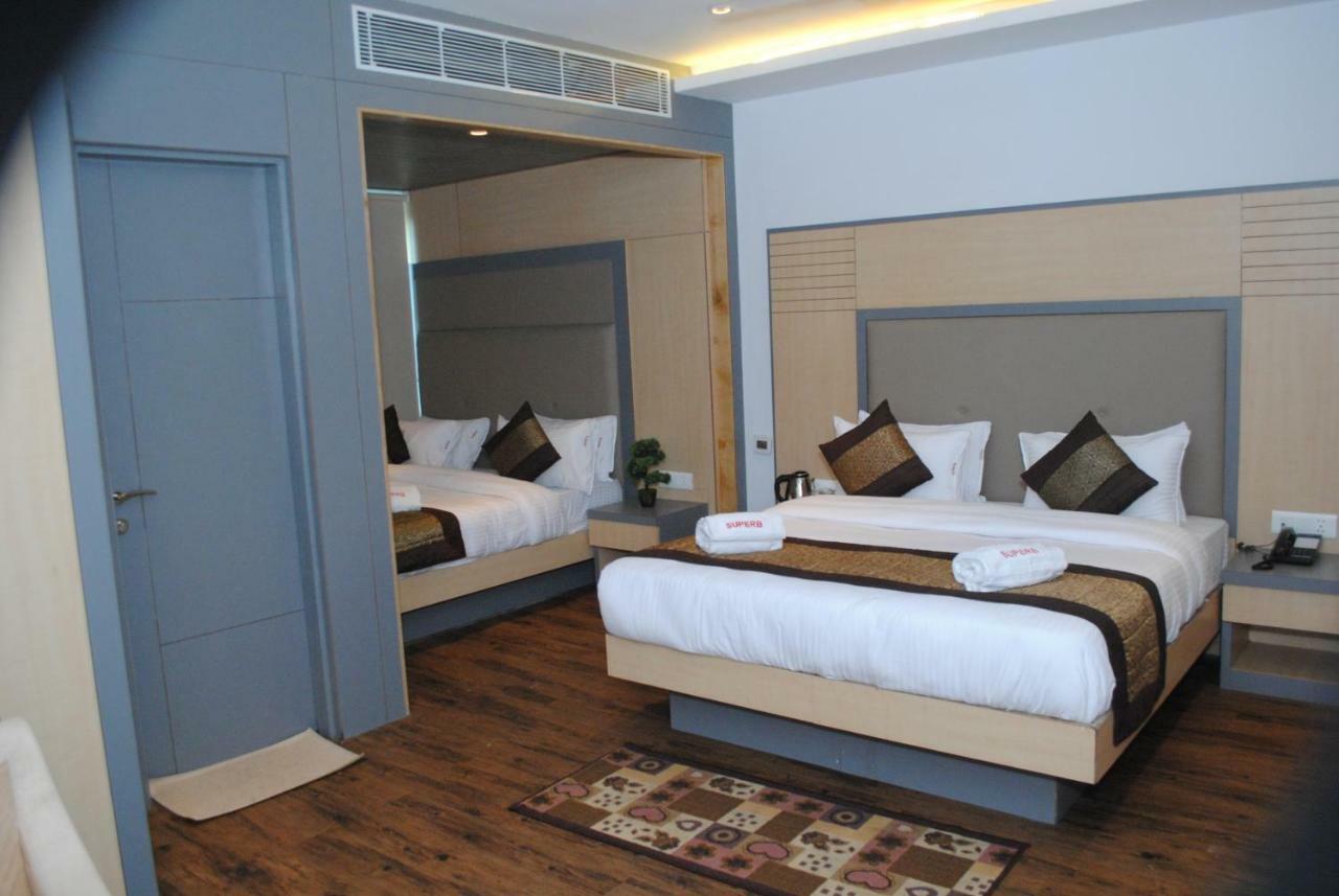 Hotel Superb 5 Mins Walk From New Delhi Station エクステリア 写真